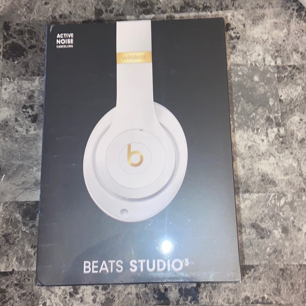 Beats studio 3 wireless headphones
